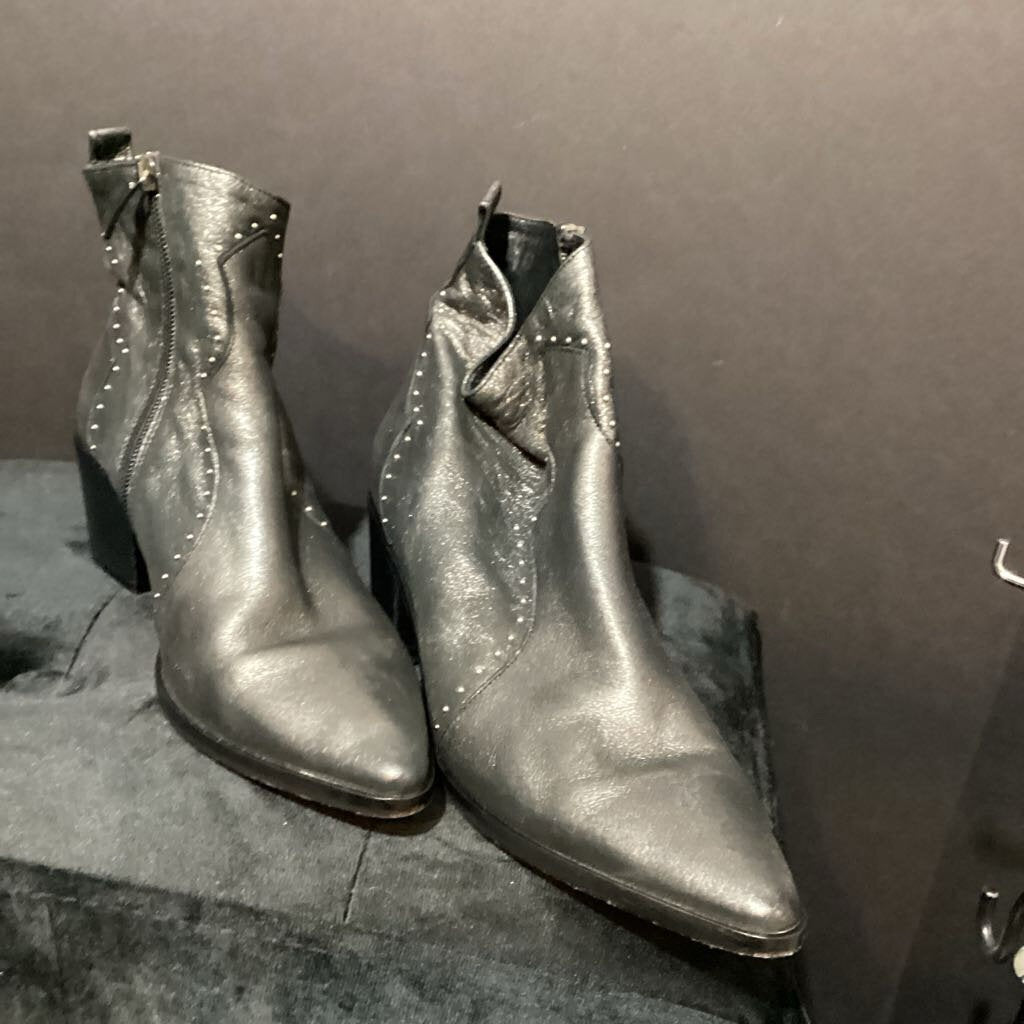 Emanuel Crasto Grommet Detail Ankle BOOTIES 8.5