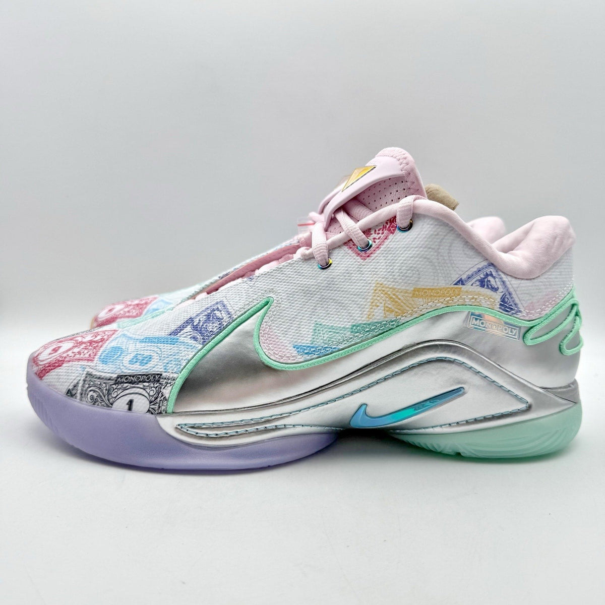 Nike Monopoly LeBron XXII 22 QS Currency Athletic Shoes Mens 9 FZ1097-100 NIB