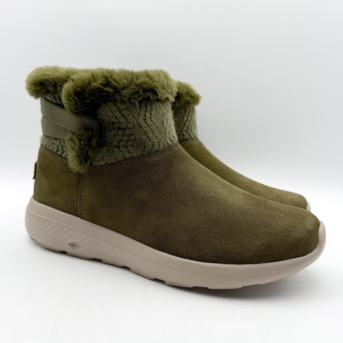 Skechers Womens On The Go City Booties Size 7 M Green Suede Water Repellent NIB