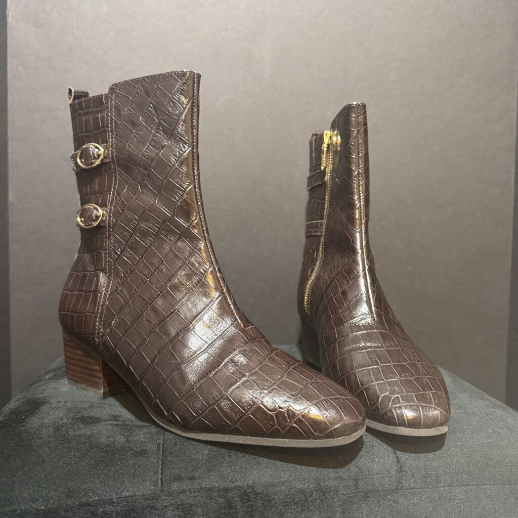 Talbots Embossed Leather BOOTIES 9
