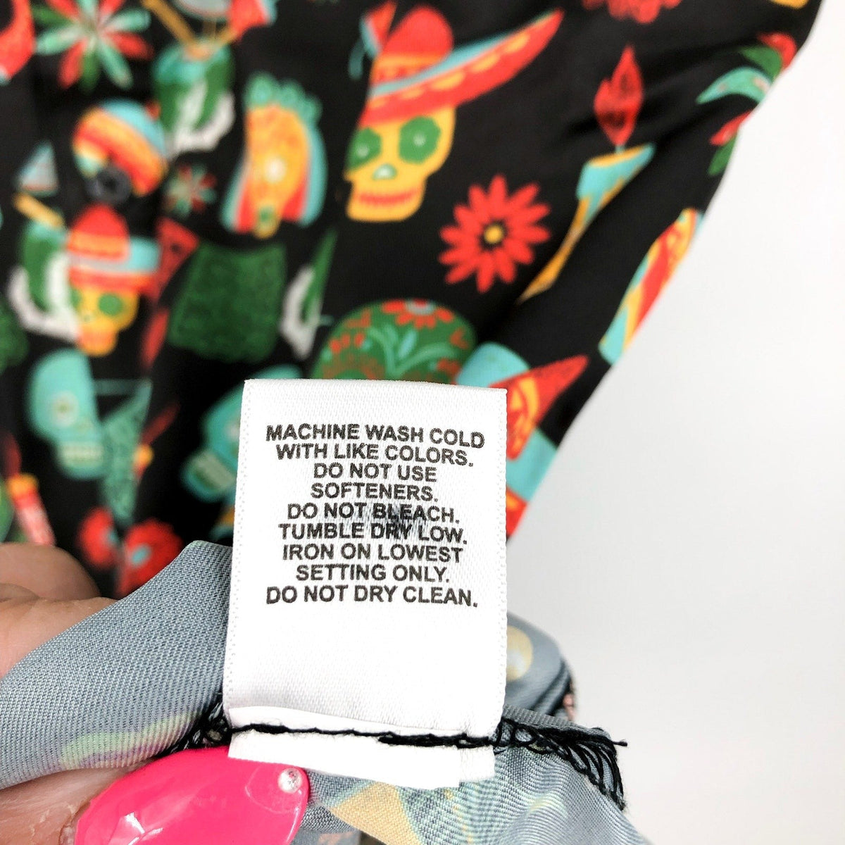 MAGELLAN Dia De Los Muertos Print Fishing Shirt Medium Black Short Sleeve NWOT