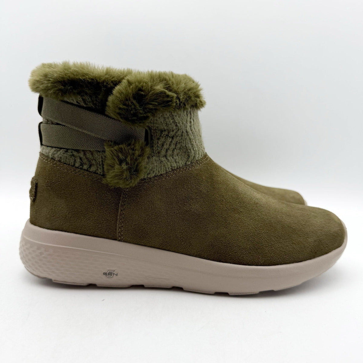 Skechers Womens On The Go City Booties Size 7 M Green Suede Water Repellent NIB