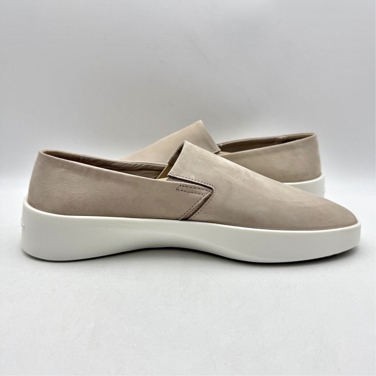 Wolf & Shepherd Cruise Slip On Shoes Mens 7.5 Womens 9 Gray White NIB