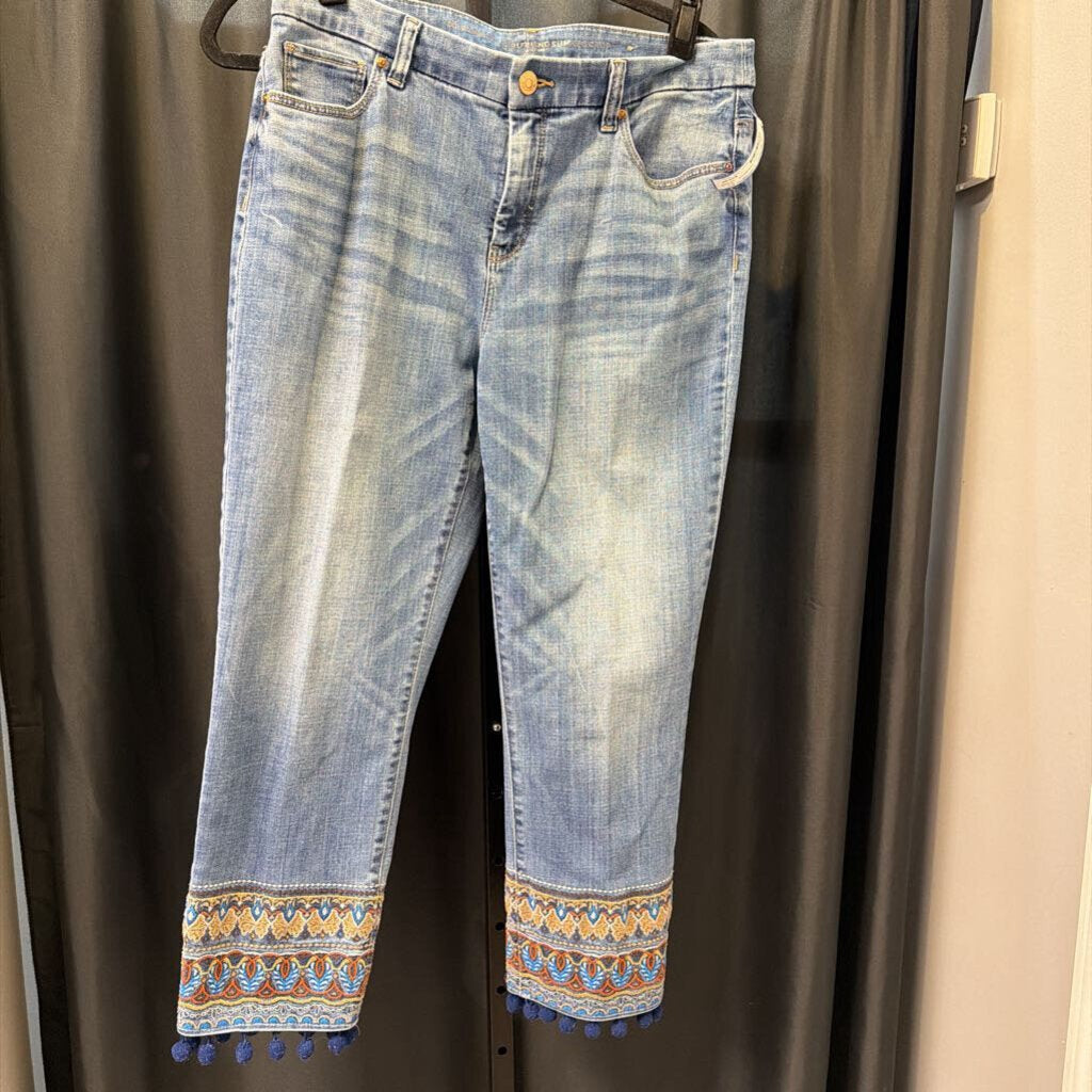 Chicos Cropped Embellished JEANS 1.5