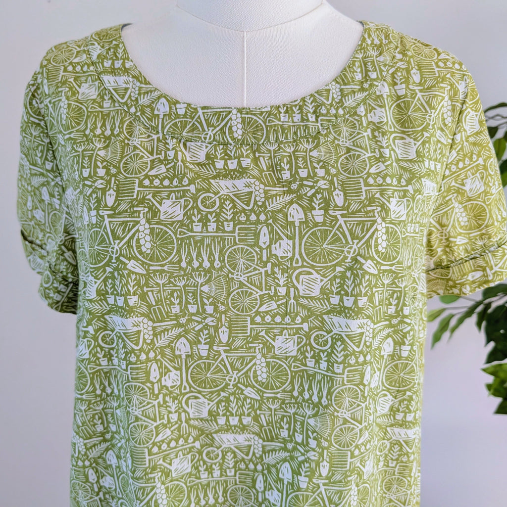 Novelty Printed Cotton Top Shirt - L
