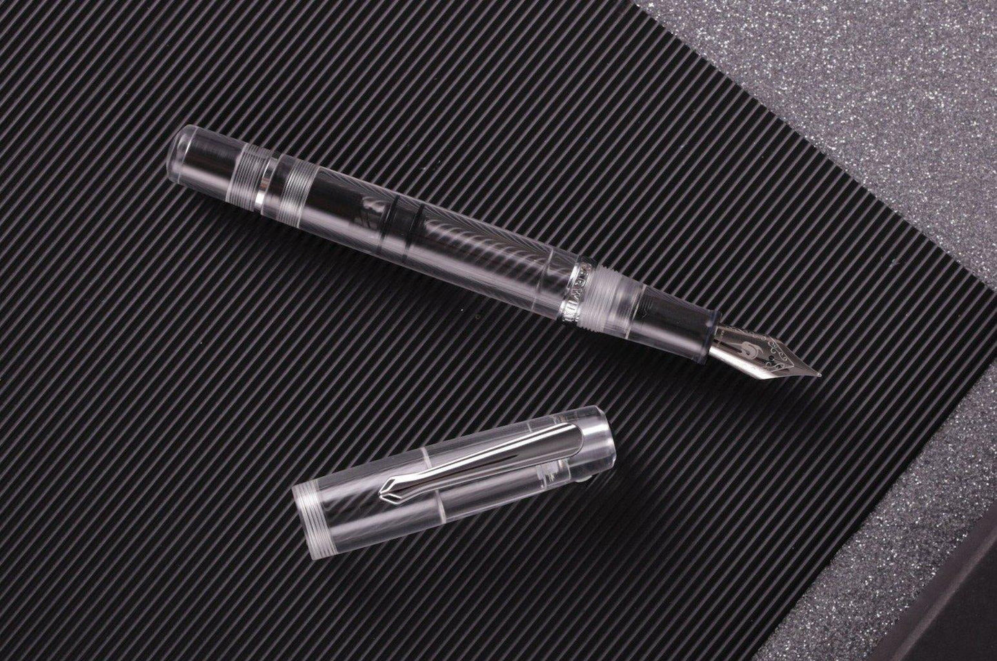 Nahvalur Original Fountain Pen - Clear Demonstrator