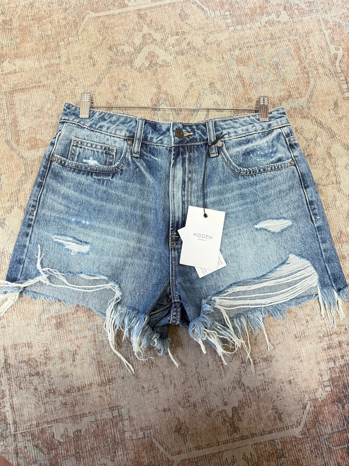 Hidden Raw Hem Mom HR Shorts (L) oo*