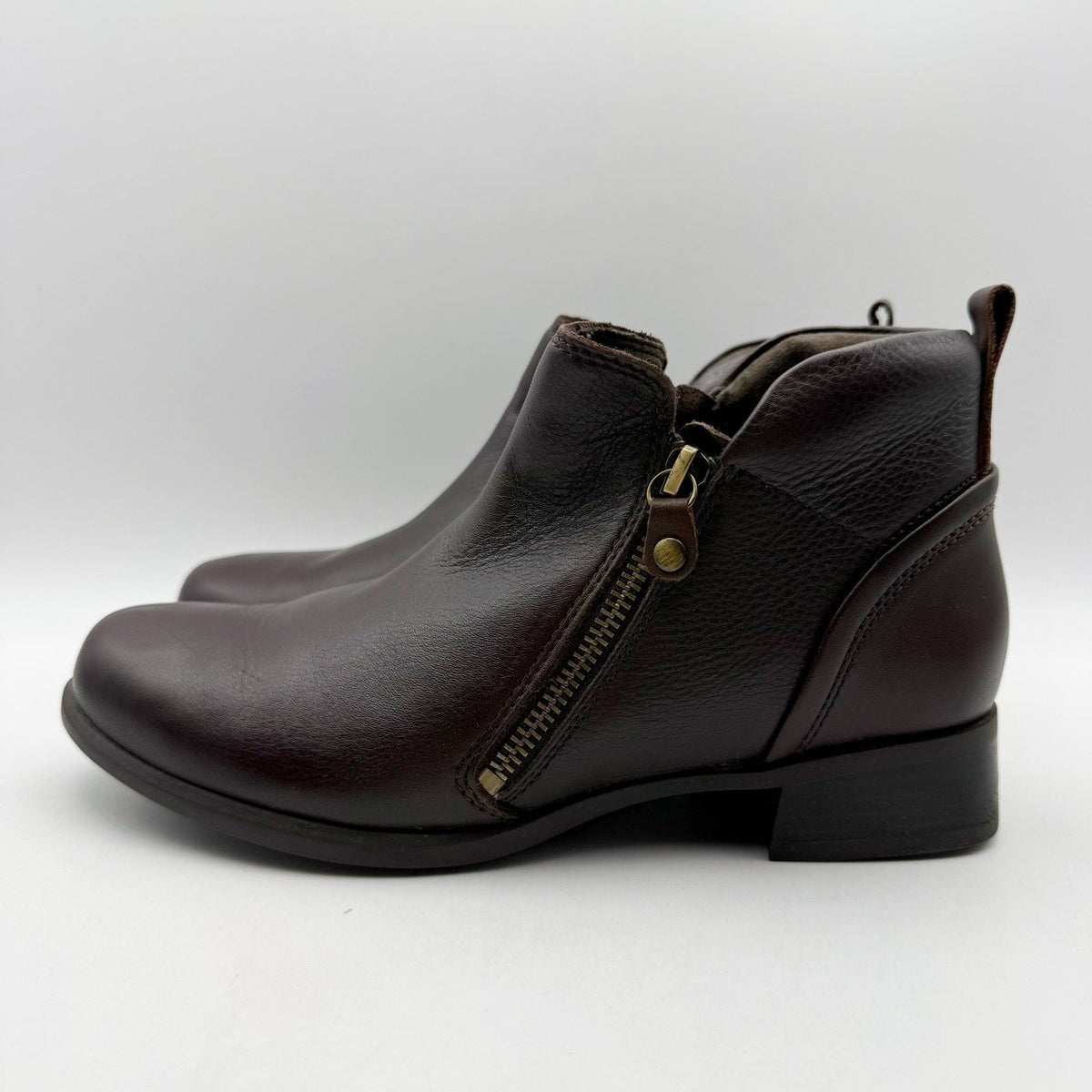 Munro Womens Neko Ankle Booties Size 7 WIDE Black Brown Leather NWOB