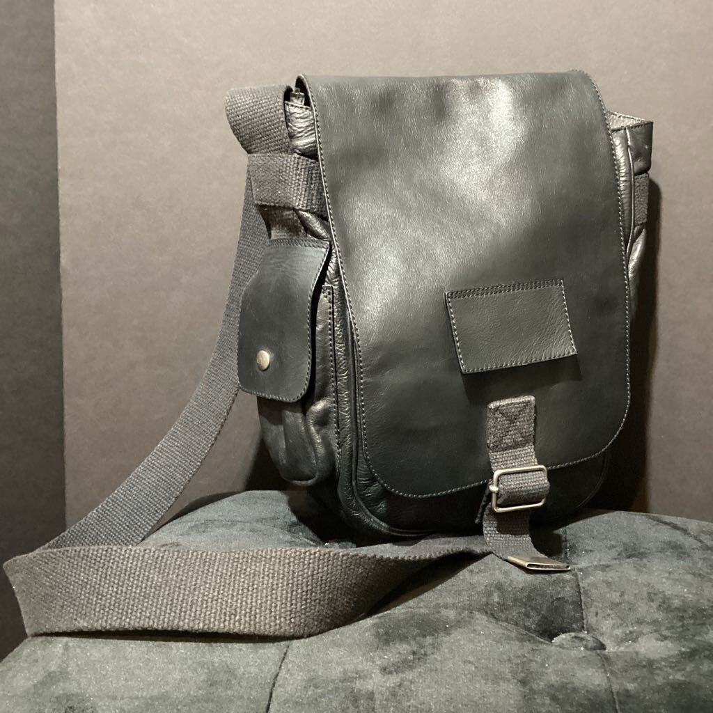 DIor Homme Leather Messenger MENS ACCESORIES M