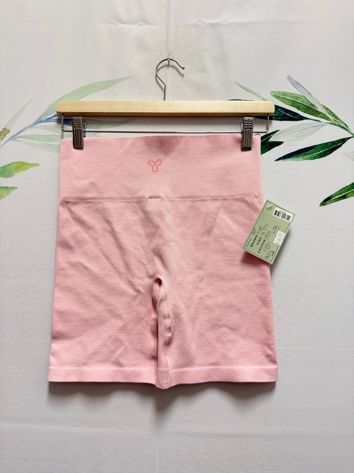 Aritzia TNA BodyGrip HR Short 7” (L)
