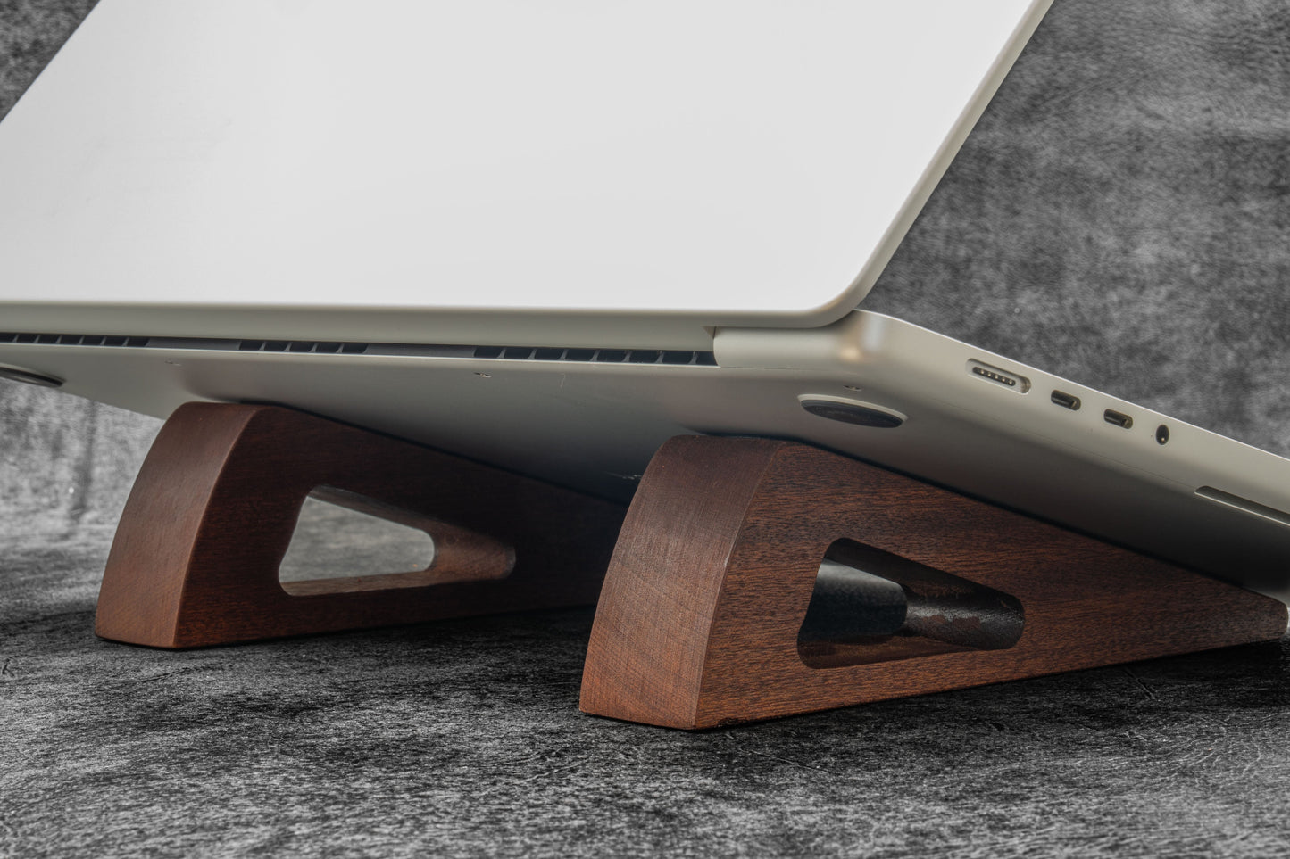 Portable Wooden Stand for MacBook & iPad - Mahogany - with Leather Carry Sleeve