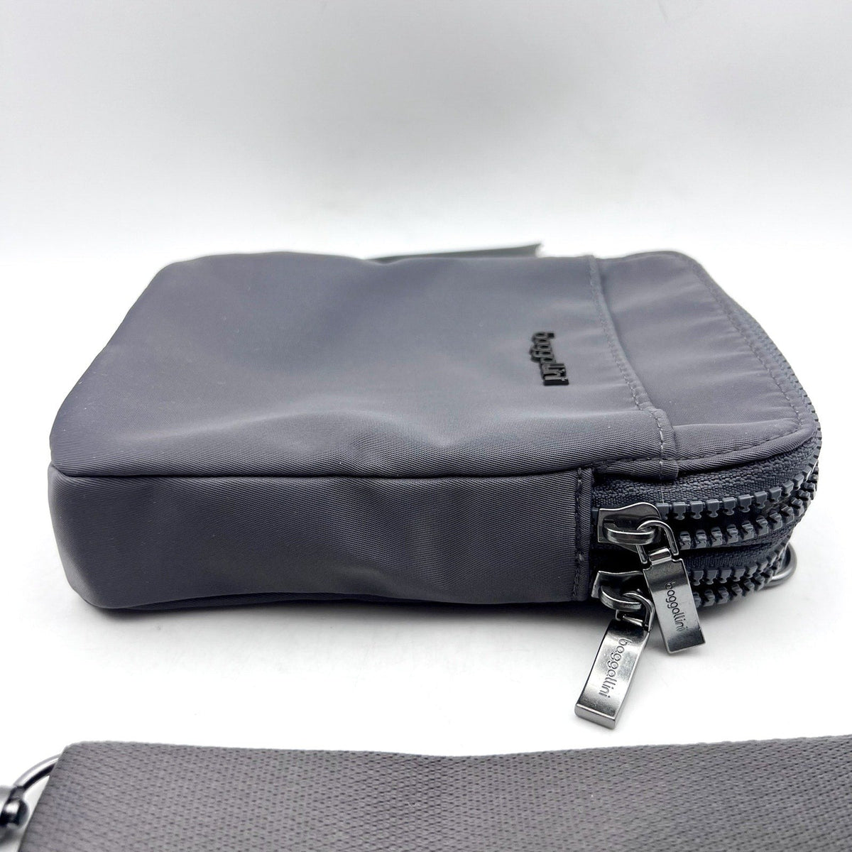 BAGGALLINI Womens Modern Everywhere Take Two RFID Twill Crossbody Bag Grey NWT