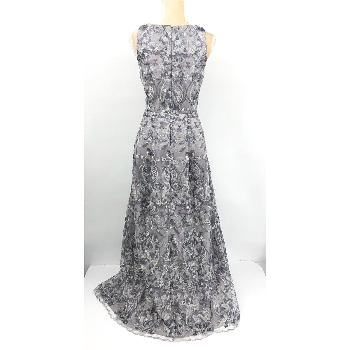 ALEX EVENINGS Embroidered Sleeveless Formal Gown Size 6 Pewter Silver NWOT