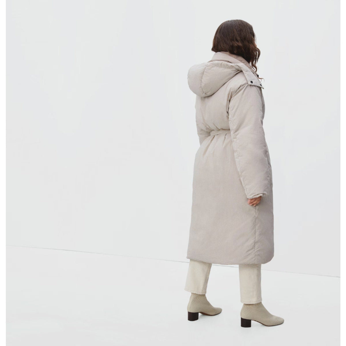 Everlane Womens The Duvet Down Puffer Coat Medium Cream Down Long Belted NWT