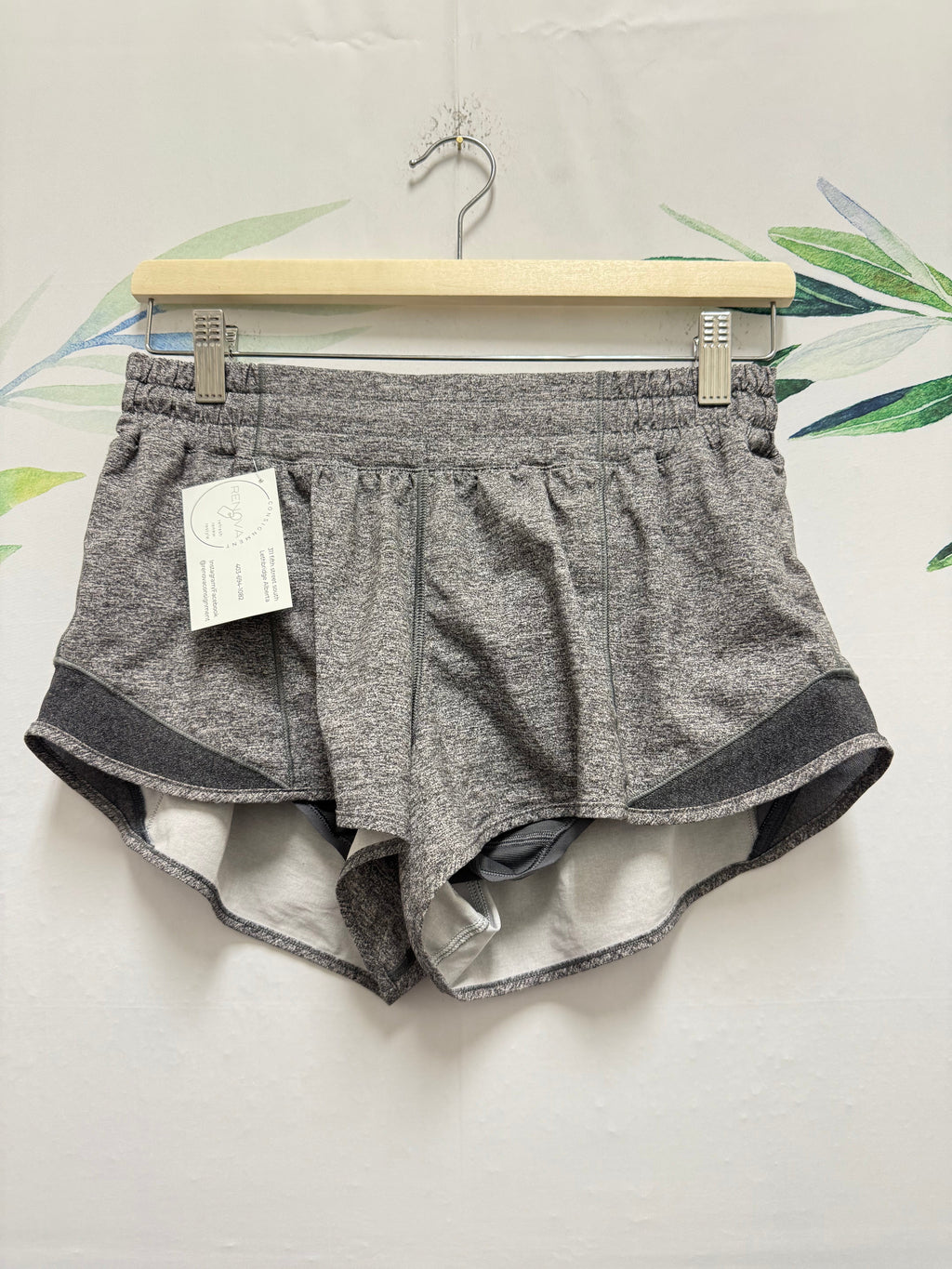 Lululemon Hotty Hot LR Short 2.5” (8)