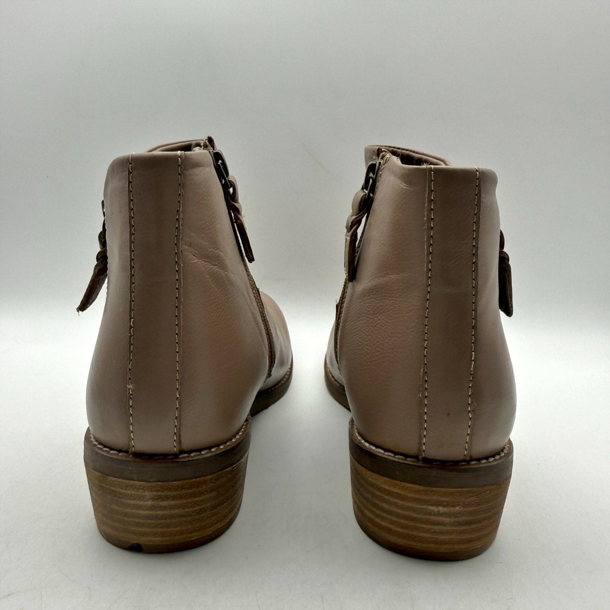 SoftWalk Womens Roselle Ankle Booties Size 8.5 NARROW Stone Tan Leather NWOB
