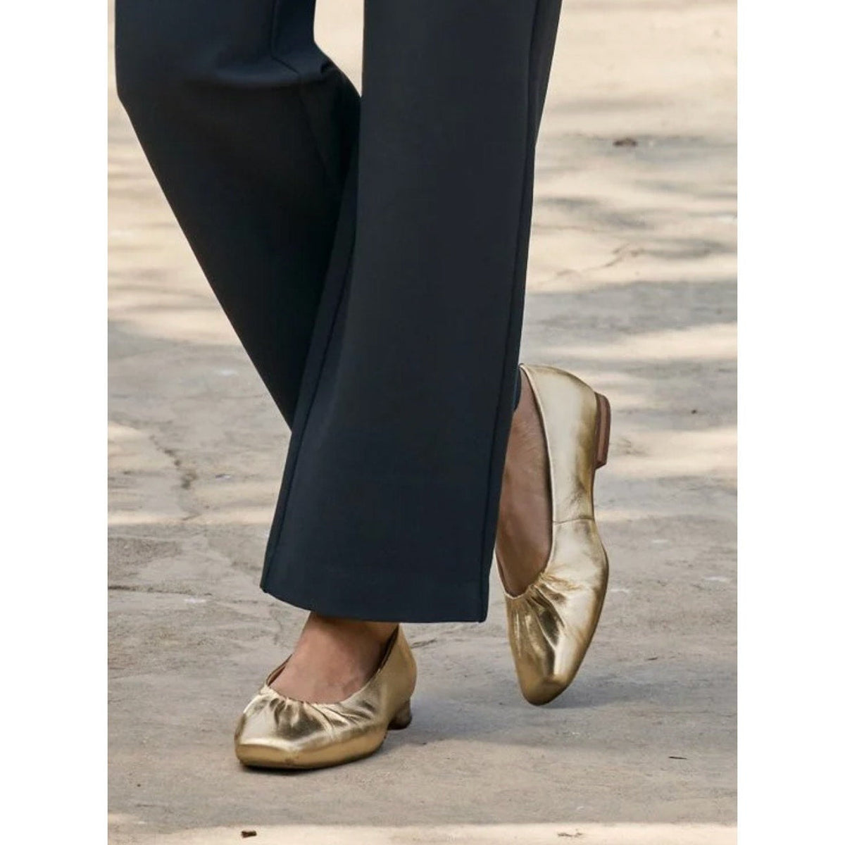 Seychelles Womens Little Things Flats US 7.5 EU 38 Platinum Gold Leather NWOB
