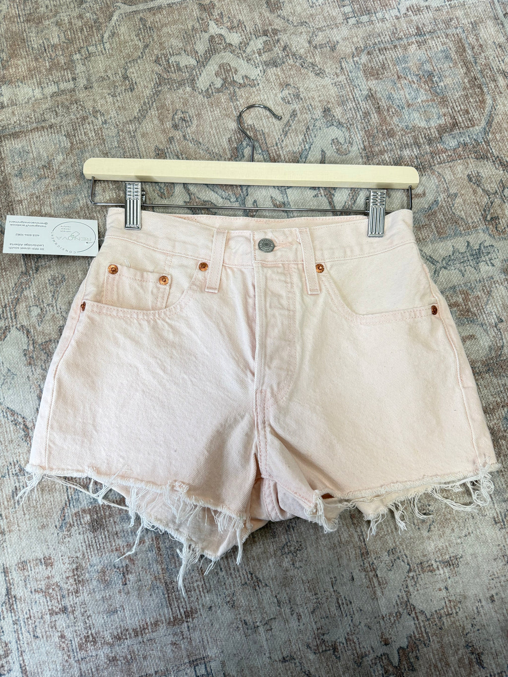 Levi’s 501 Shorts (24) oo*
