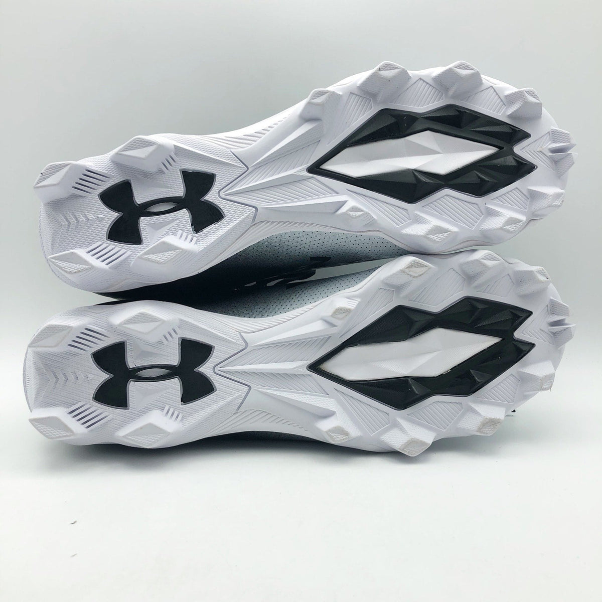Under Armour Spotlight Franchise RM 4.0 Football Cleats Mens 10 Black White NWOB