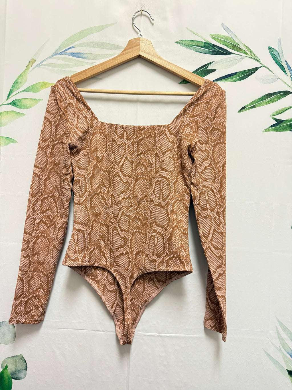 Aritzia Babaton Contour Squareneck Bodysuit (M)