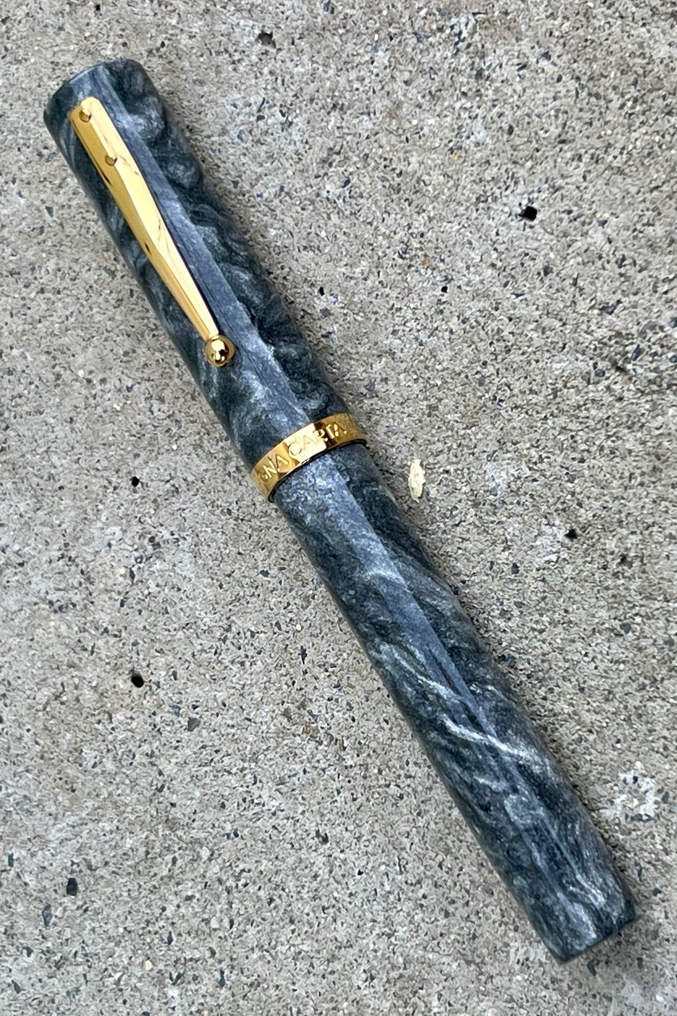 Magna Carta Mag 1000 Oversized Fountain Pen 8